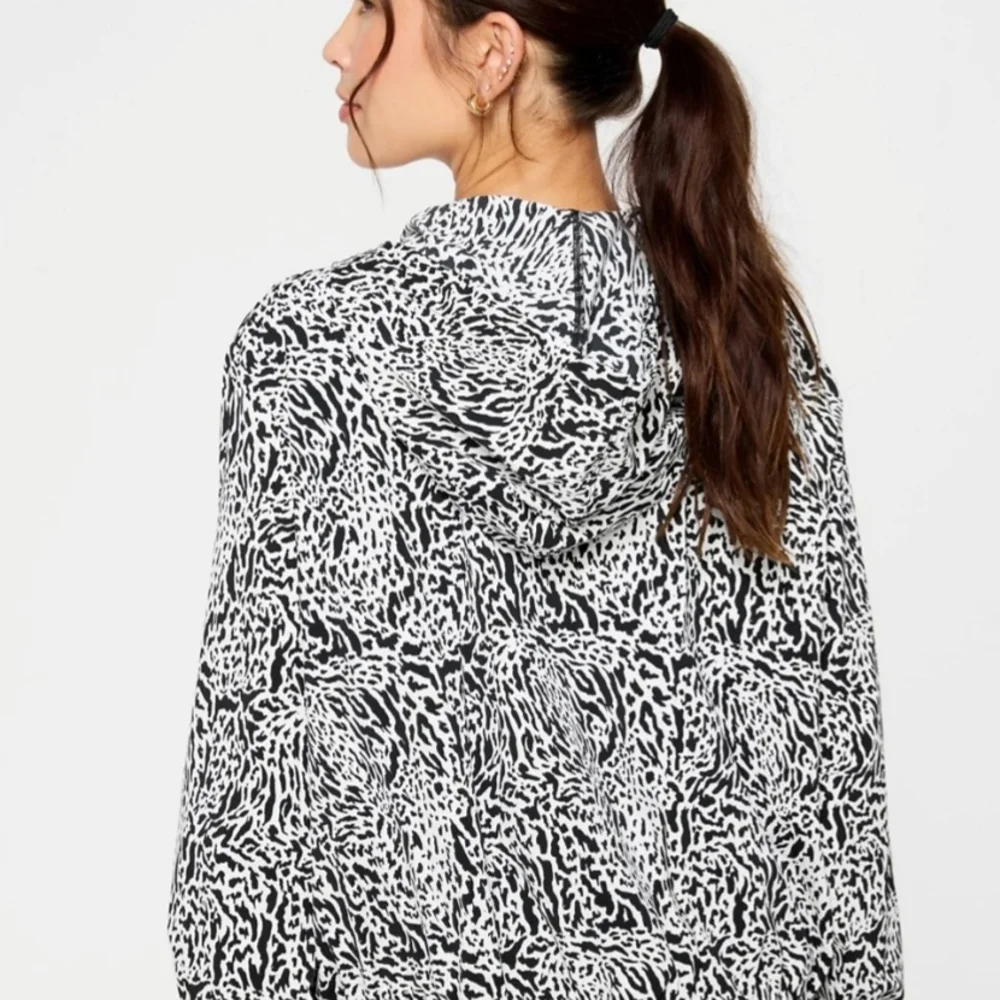 Fabletics Monochrome Animal Print Jacket - Picture 2 of 4